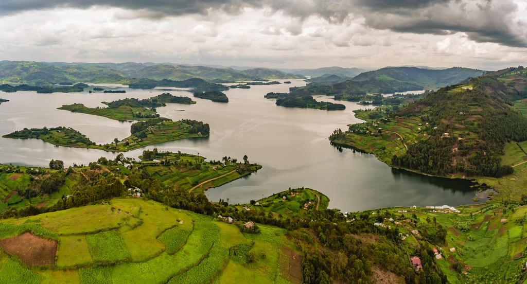 Lake Bunyonyi views