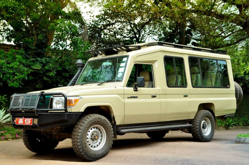 Safari Land Cruiser with Pop-up roof