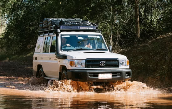 Hardtop Land cruiser for hire