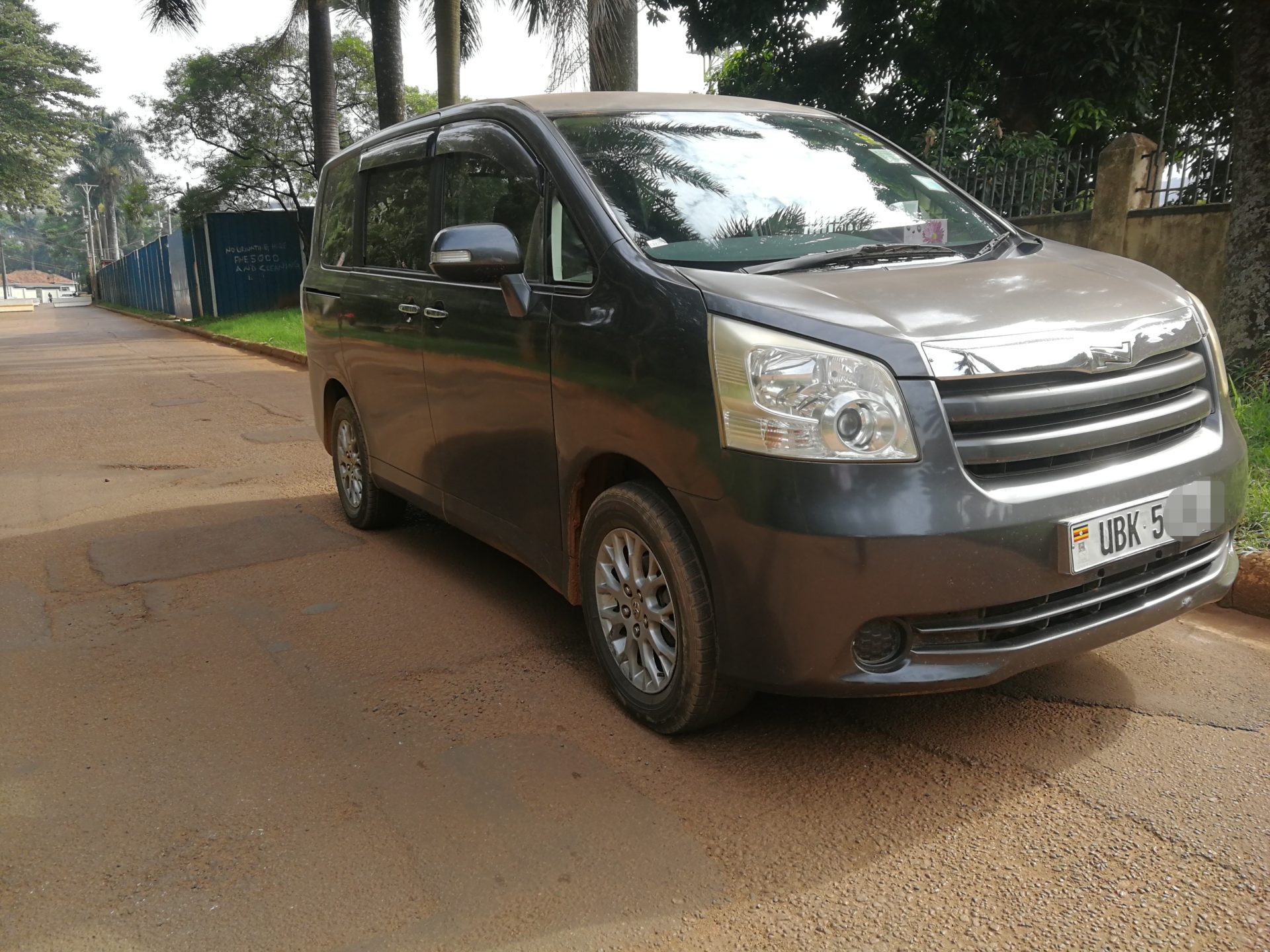 Toyota Noah Cheap MiniVans For Hire In Uganda