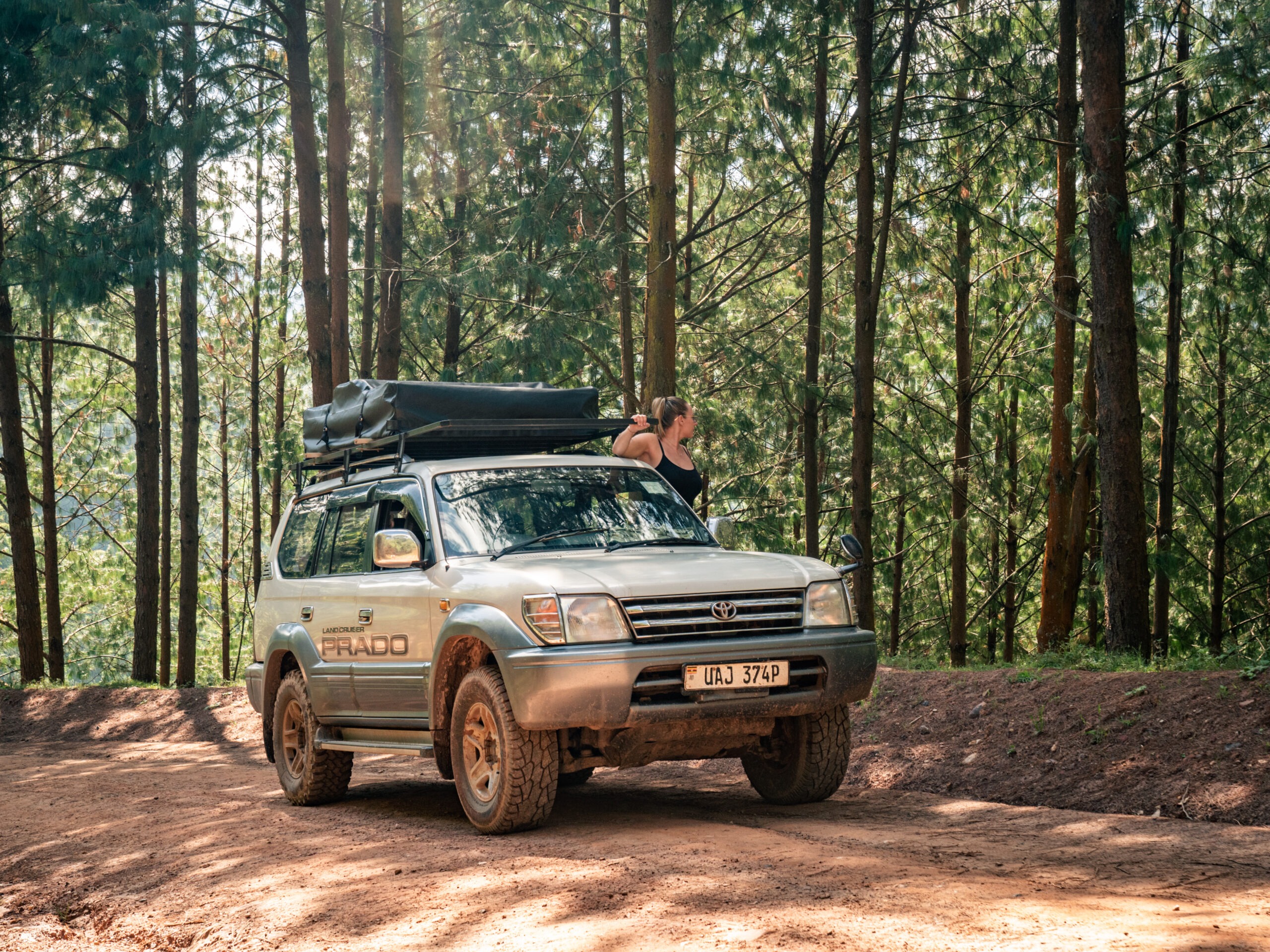 4x4 car rental in Uganda with Land cruiser