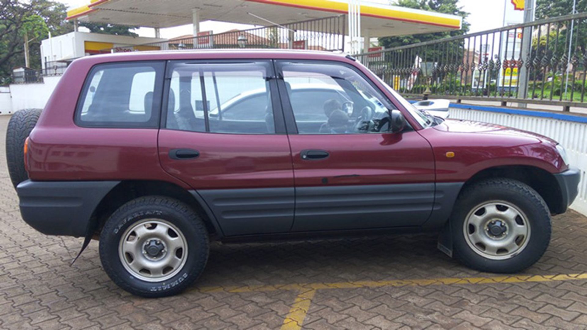Rav4 rental in Uganda