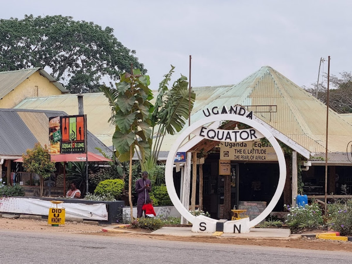 Kampala Masaka road - Uganda Equator