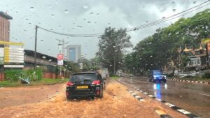 Drving in rain on Kampala roads - tips