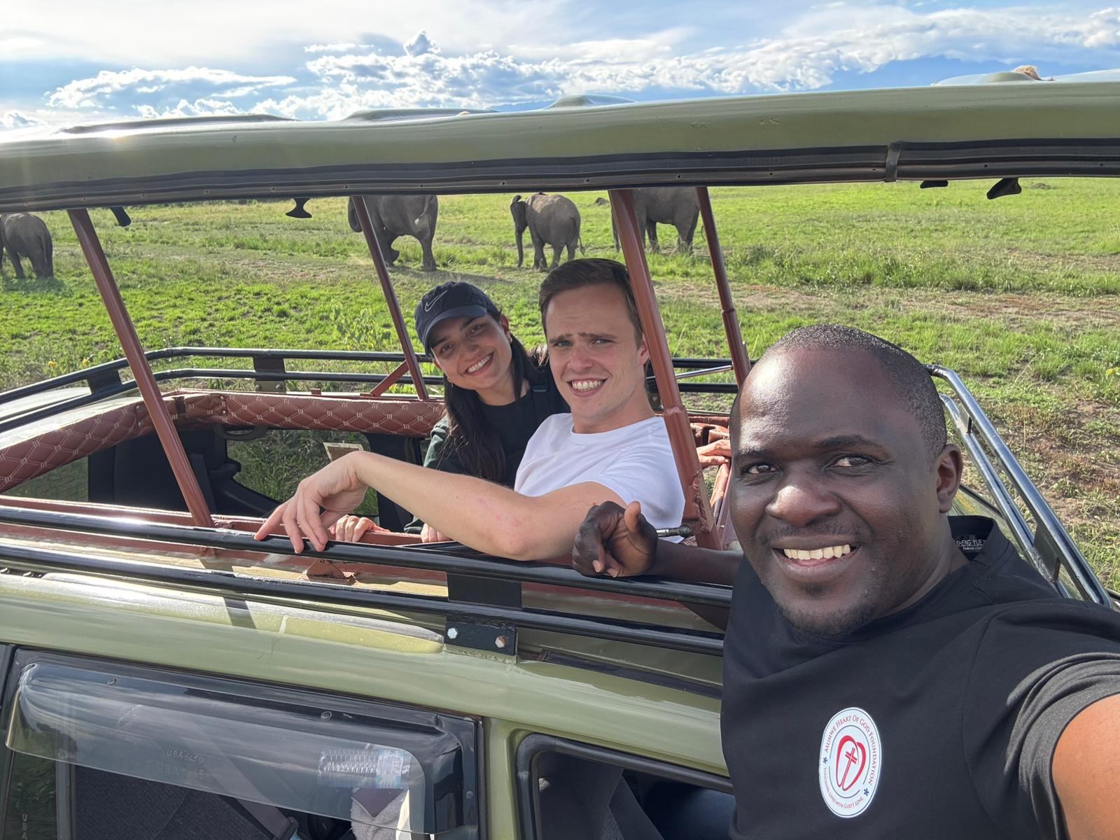 Rent a car in Uganda with driver
